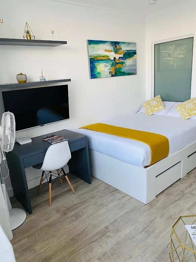 Modern Luxe Getaway: Cape Town Views & Smart Comfort South Africa