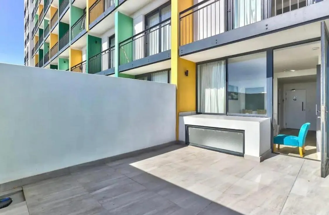 Modern Luxe Getaway: Cape Town Views & Smart Comfort