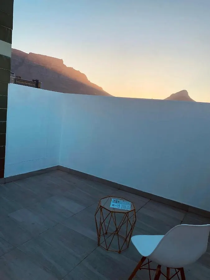 Modern Luxe Getaway: Cape Town Views & Smart Comfort Apartment